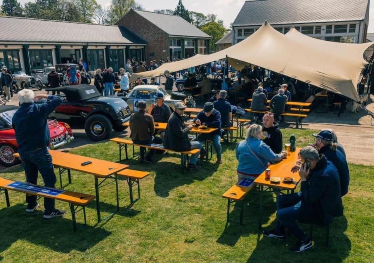 Betts At Bicester Heritage Экстерьер фото
